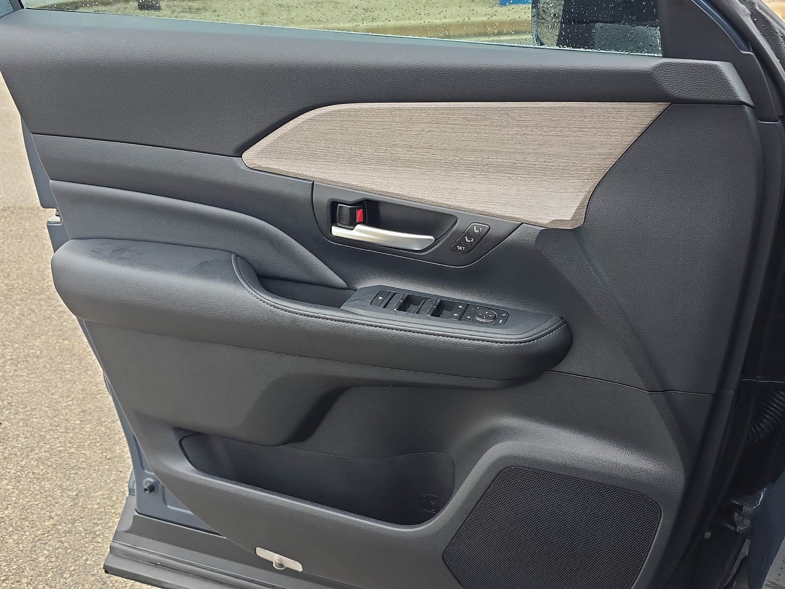 Used 2025 Toyota Grand Highlander AWD Hybrid image 24