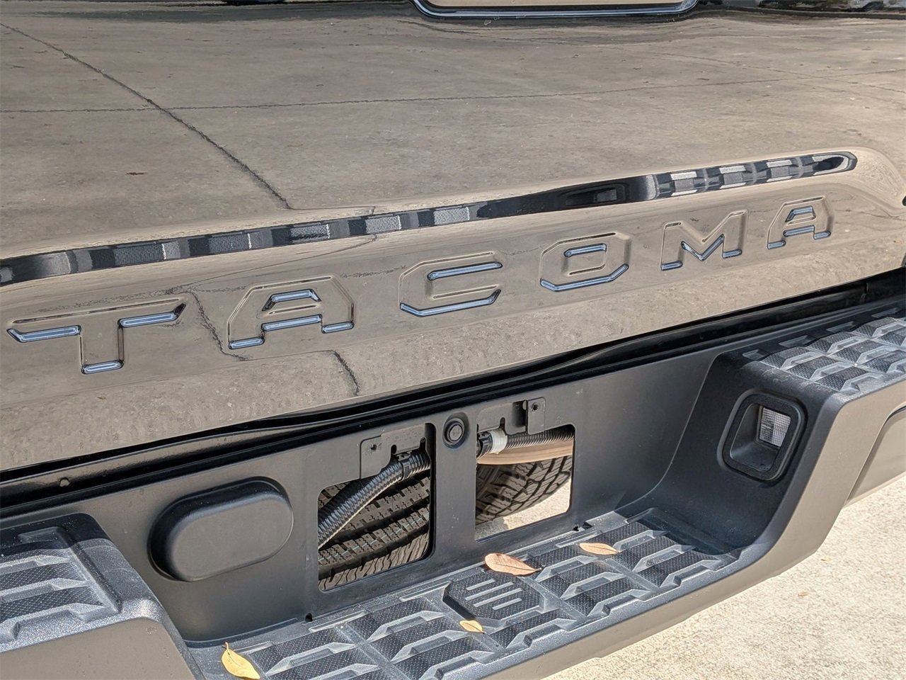 Used 2022 Toyota Tacoma SR image 6