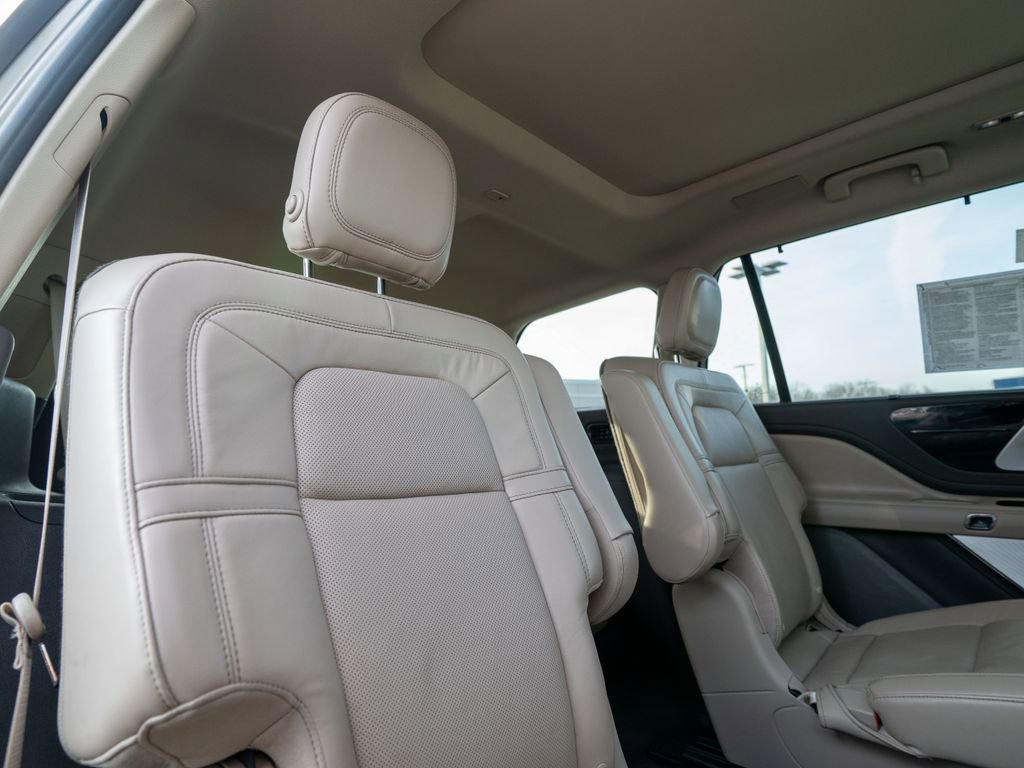 Used 2020 Lincoln Aviator Reserve w/ Equipment Group 202A image 44
