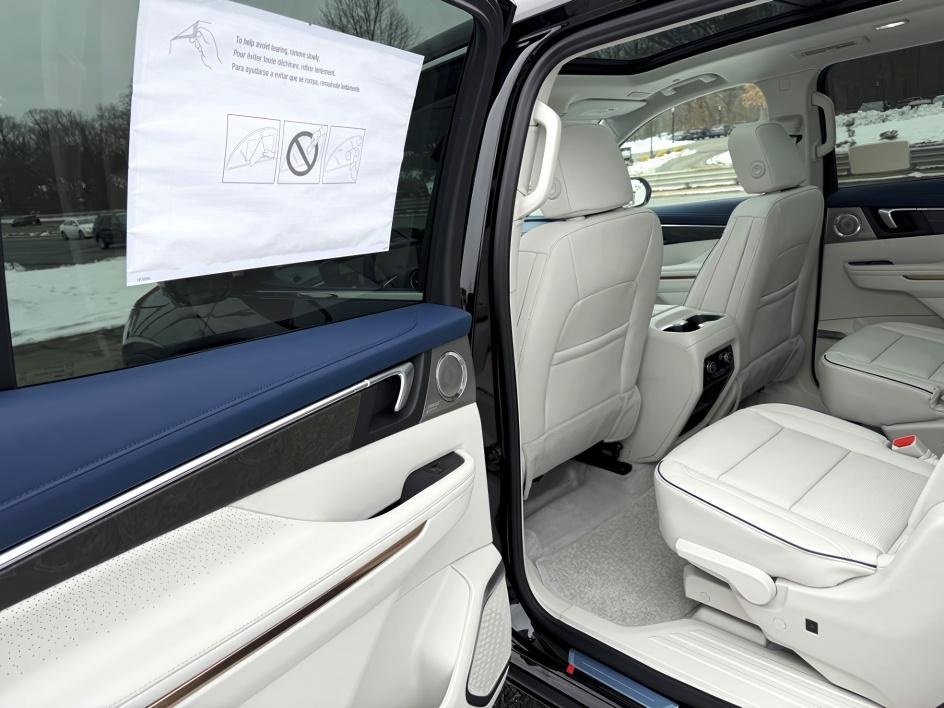 New 2026 Buick Enclave Avenir w/ Super Cruise Package image 11