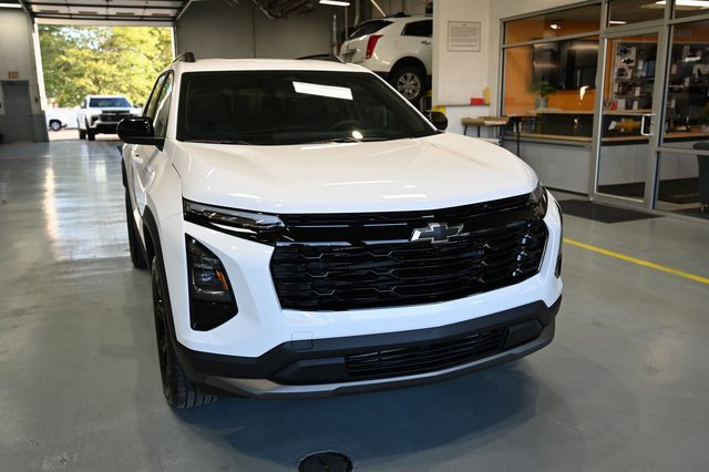 New 2026 Chevrolet Equinox LT w/ Convenience Package II image 3