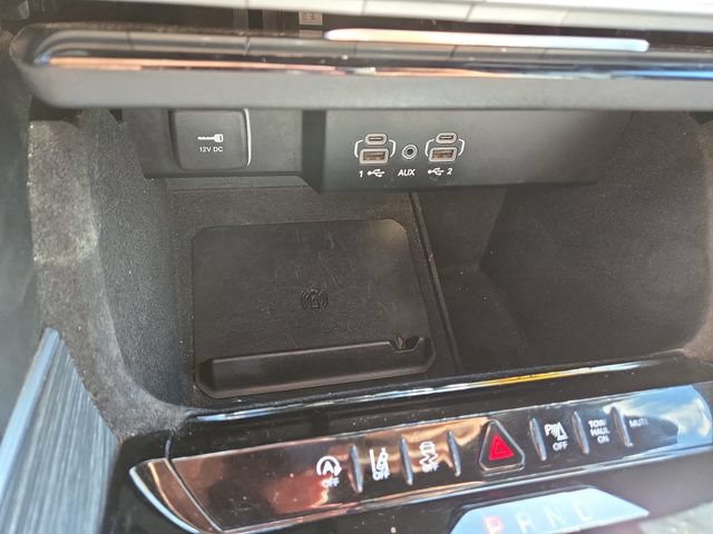Used 2024 Jeep Wagoneer L Series II w/ Flexible Seating Group AWD/4WD image 23