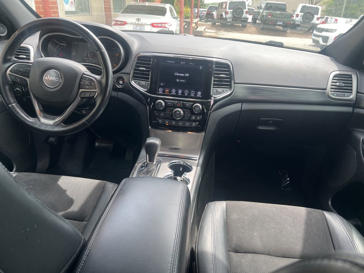 Used 2022 Jeep Grand Cherokee Laredo X AWD/4WD image 24