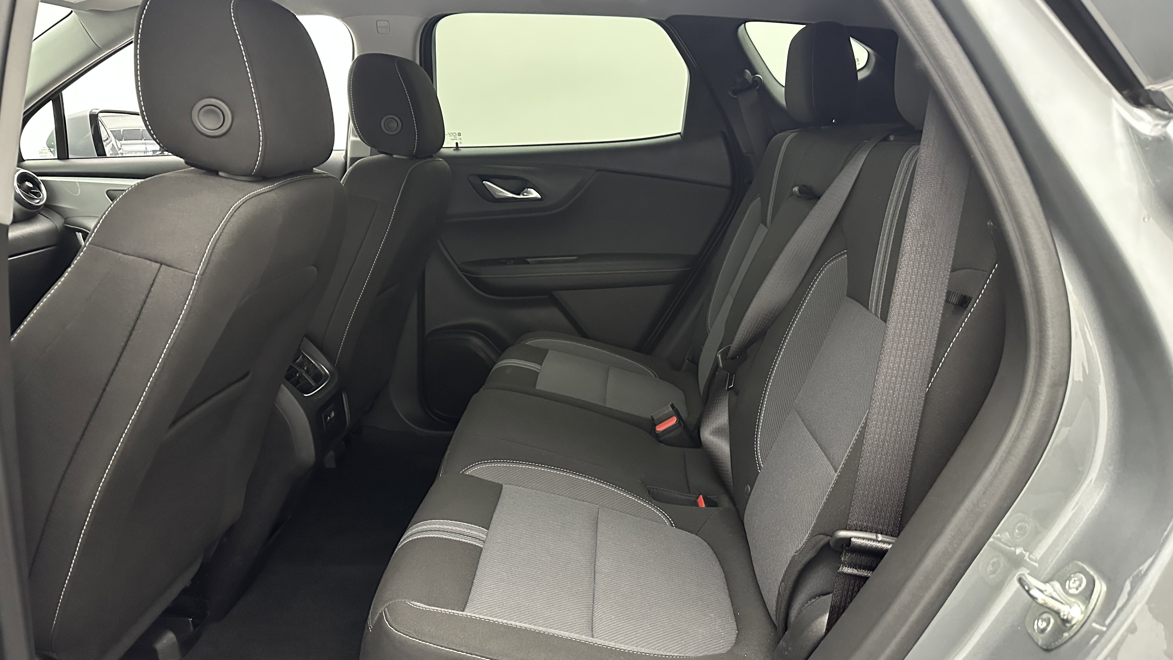 Used 2025 Chevrolet Blazer LT image 26