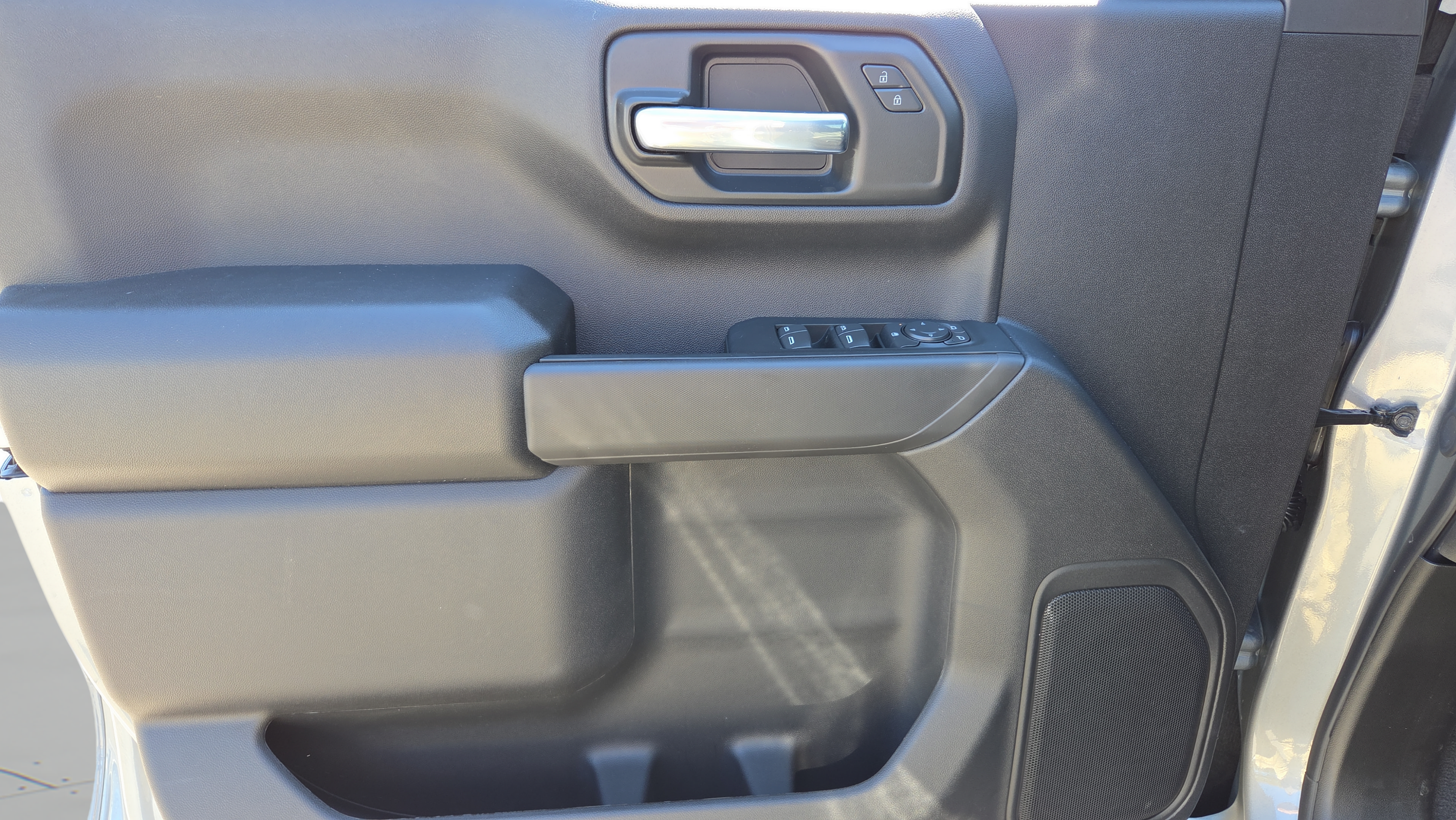 New 2026 Chevrolet Silverado 1500 Custom Trail Boss w/ Dark Appearance Package AWD/4WD image 16