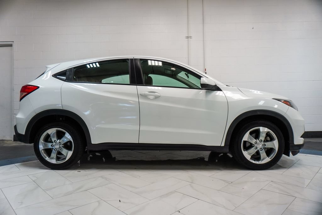 Used 2017 Honda HR-V LX image 29