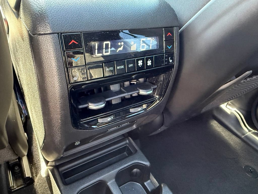 Used 2022 Jeep Grand Cherokee L Overland w/ Advanced Protech Group III RWD image 29