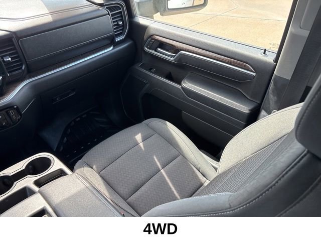 Used 2025 Chevrolet Silverado 2500 LT w/ Convenience Package image 17