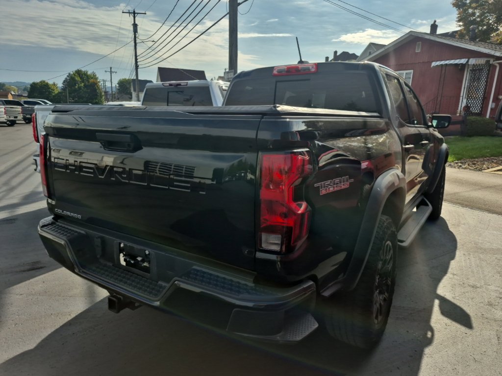 Used 2024 Chevrolet Colorado Trail Boss w/ Advanced Trailering Package AWD/4WD image 7