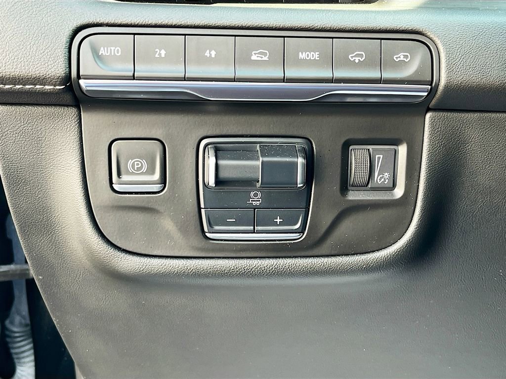 Certified 2023 Cadillac Escalade Premium Luxury w/ Performance Package AWD/4WD image 21