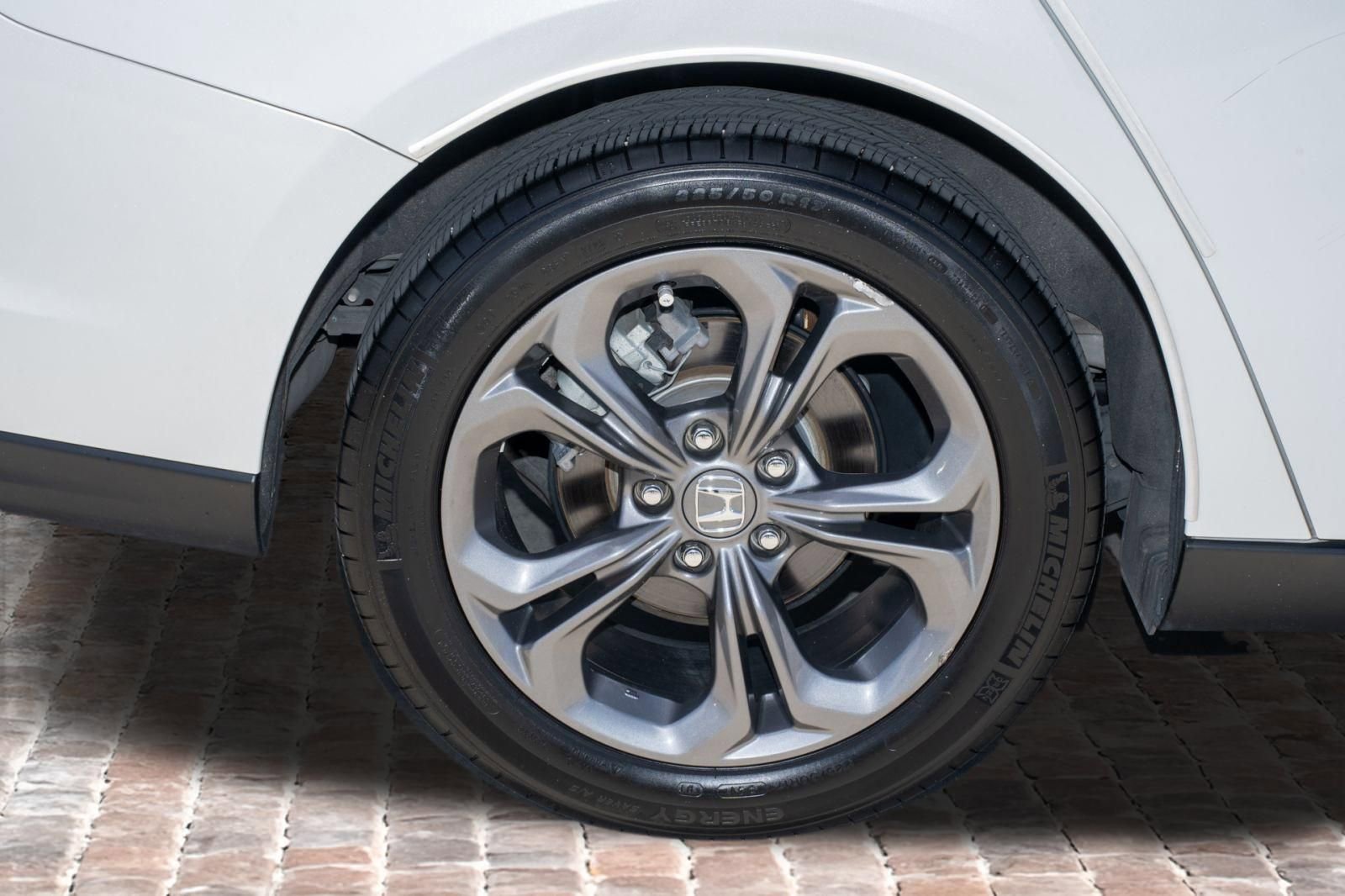 Certified 2023 Honda Accord EX image 42