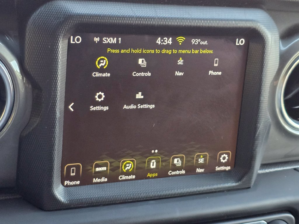 Used 2022 Jeep Wrangler Unlimited Sahara AWD/4WD image 39