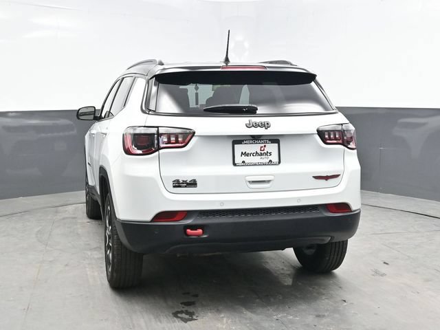 Used 2025 Jeep Compass Trailhawk AWD/4WD image 5