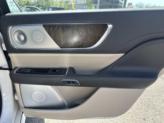 Used 2019 Lincoln Continental Reserve image 12