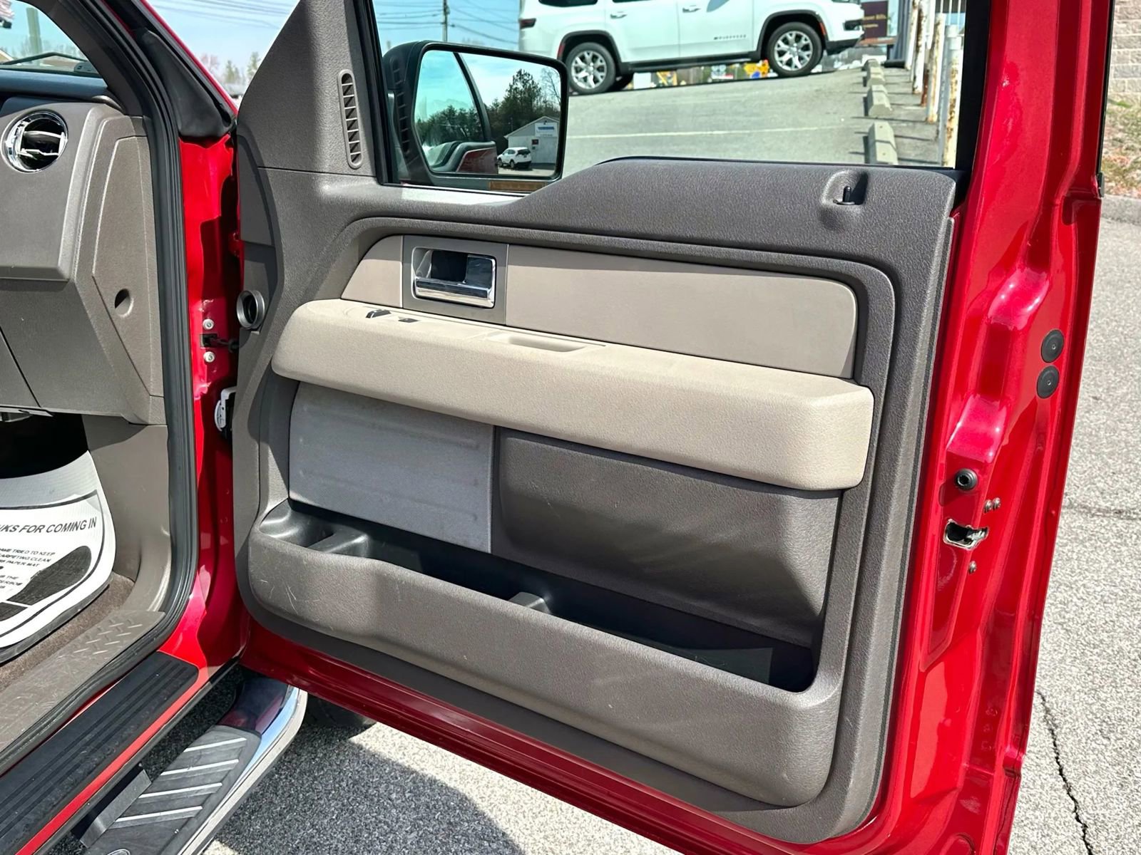 Used 2010 Ford F150 XLT image 24