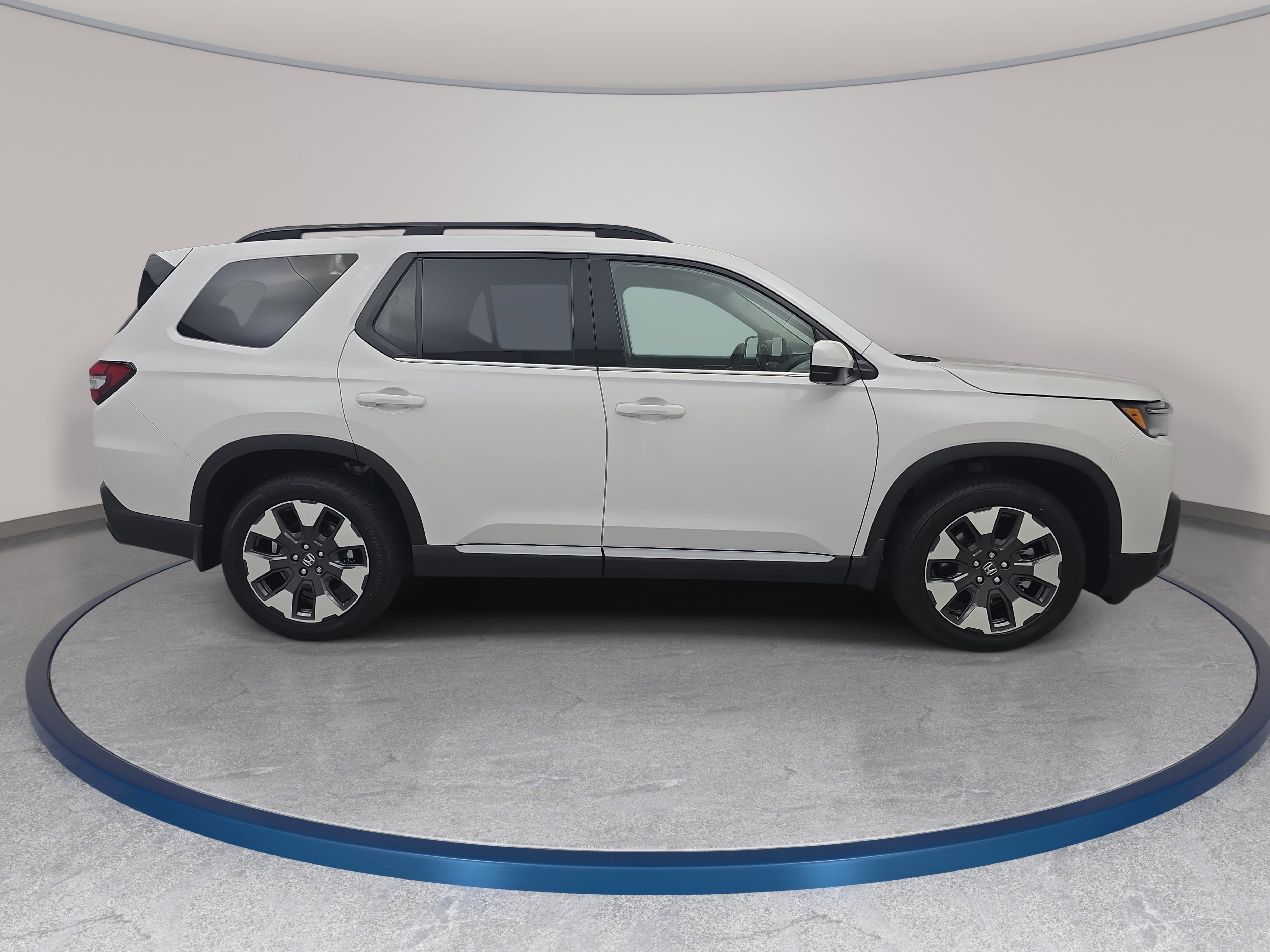 New 2026 Honda Pilot Touring image 4