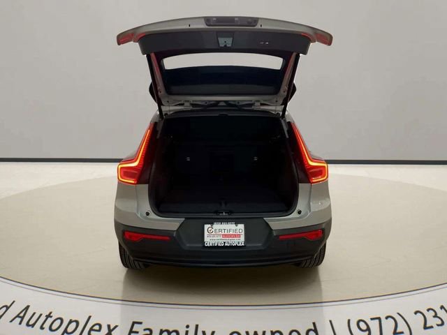 Used 2025 Volvo XC40 B5 Plus image 43