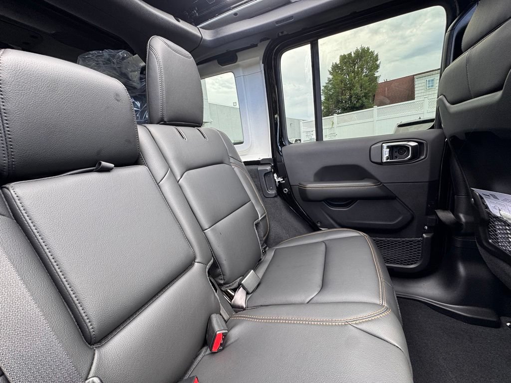 New 2026 Jeep Wrangler Unlimited Sahara AWD/4WD image 21