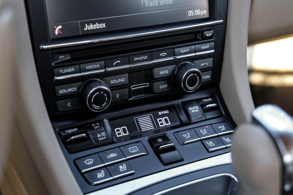 Used 2015 Porsche Cayman image 19