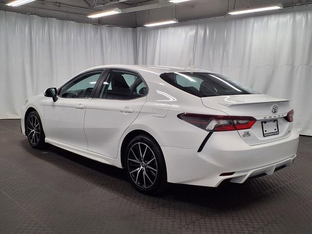 Used 2024 Toyota Camry SE FWD image 2