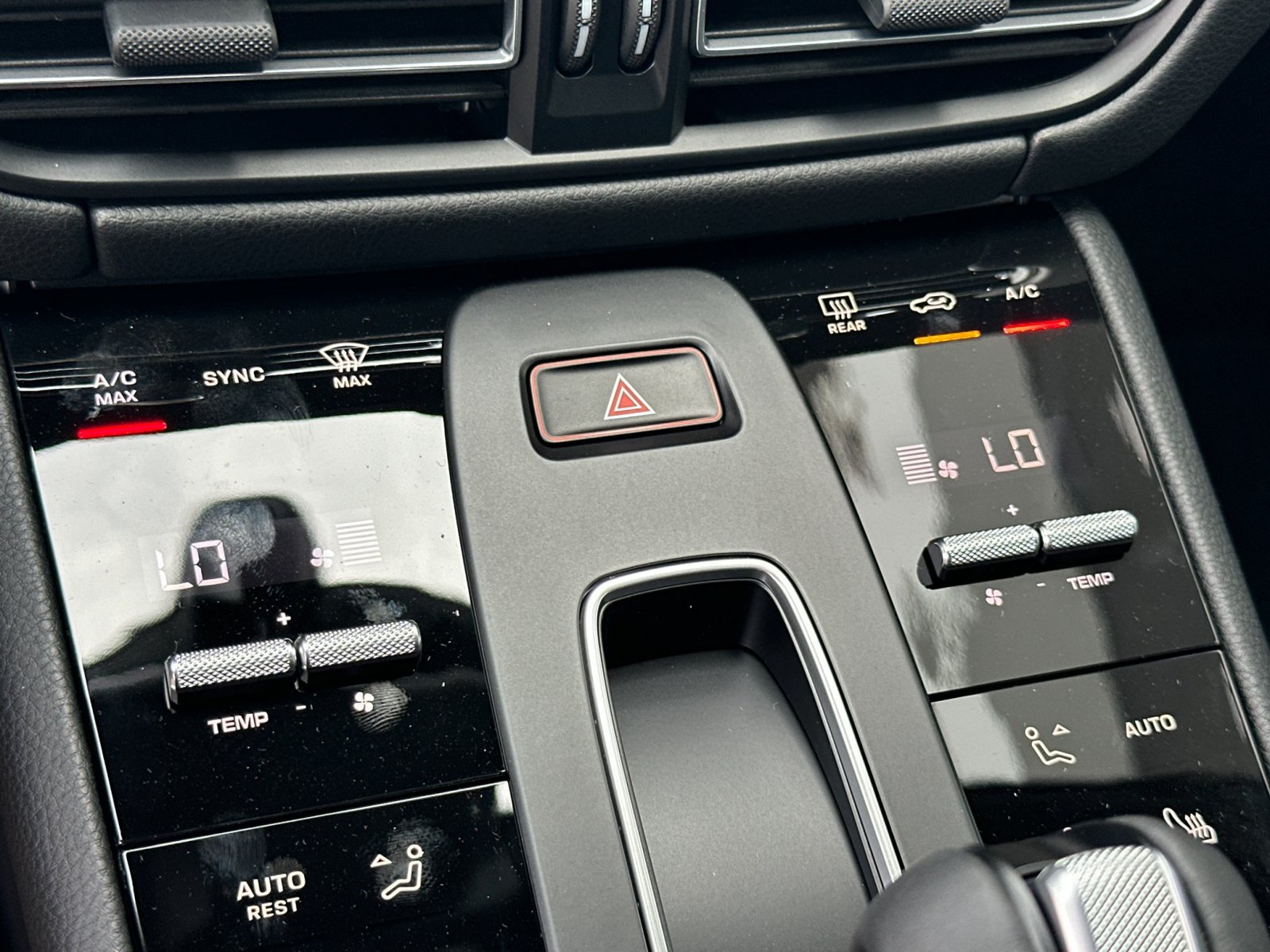 New 2026 Porsche Macan AWD/4WD image 19