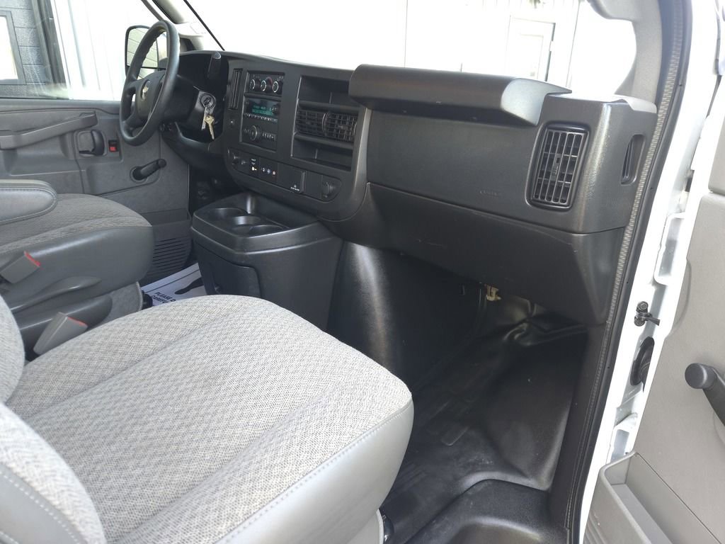 Used 2019 Chevrolet Express 3500 RWD image 18