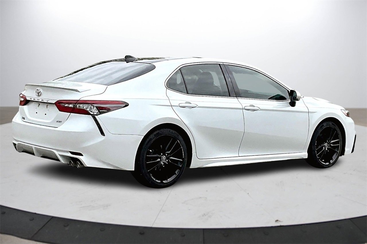 Used 2021 Toyota Camry XSE image 8