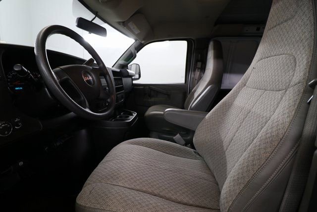 Used 2018 GMC Savana 2500 Extended image 10