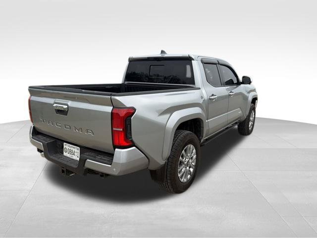 Used 2024 Toyota Tacoma Limited w/ Limited Package (LT) AWD/4WD image 5