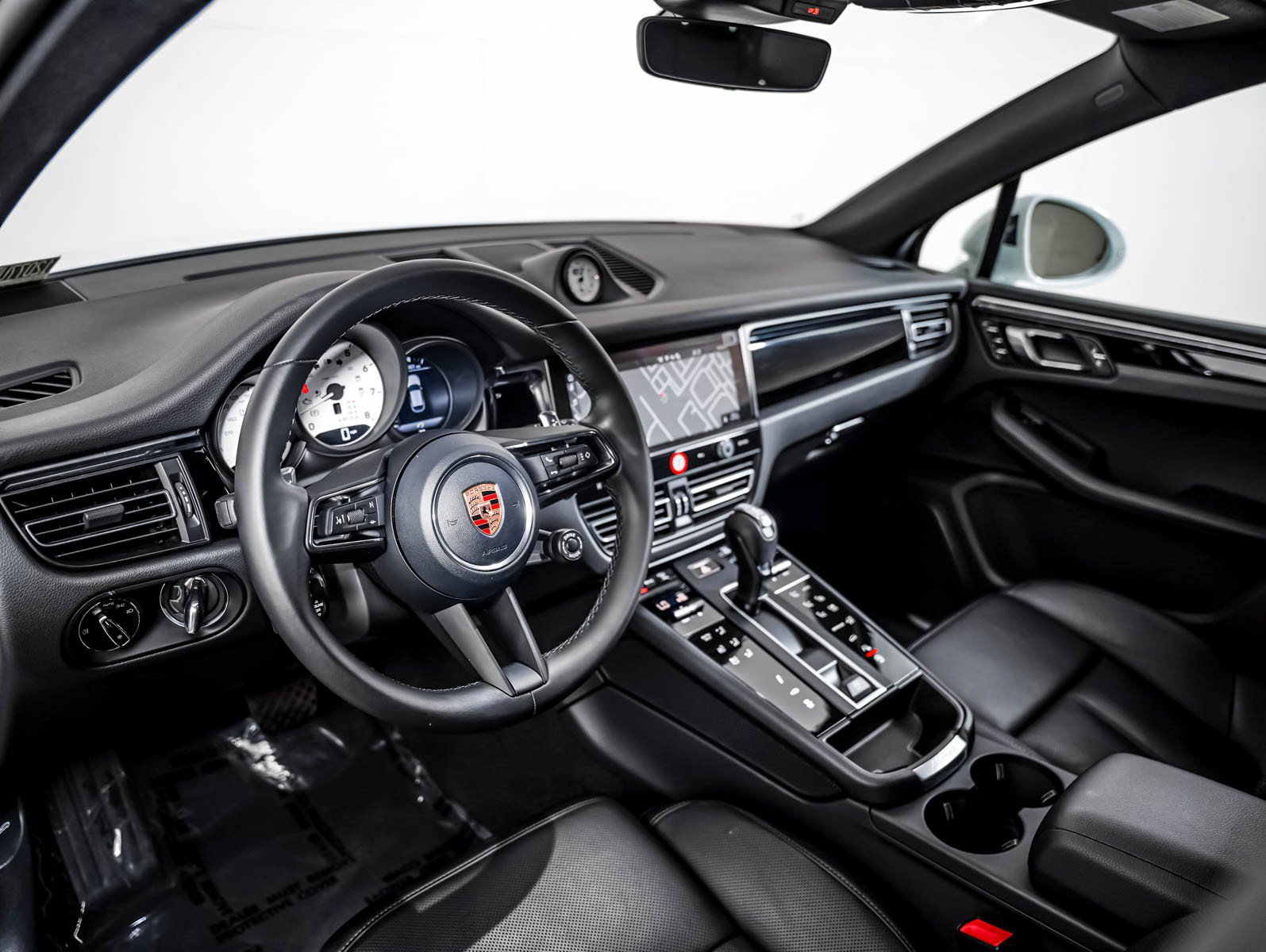 Used 2026 Porsche Macan S AWD/4WD image 4