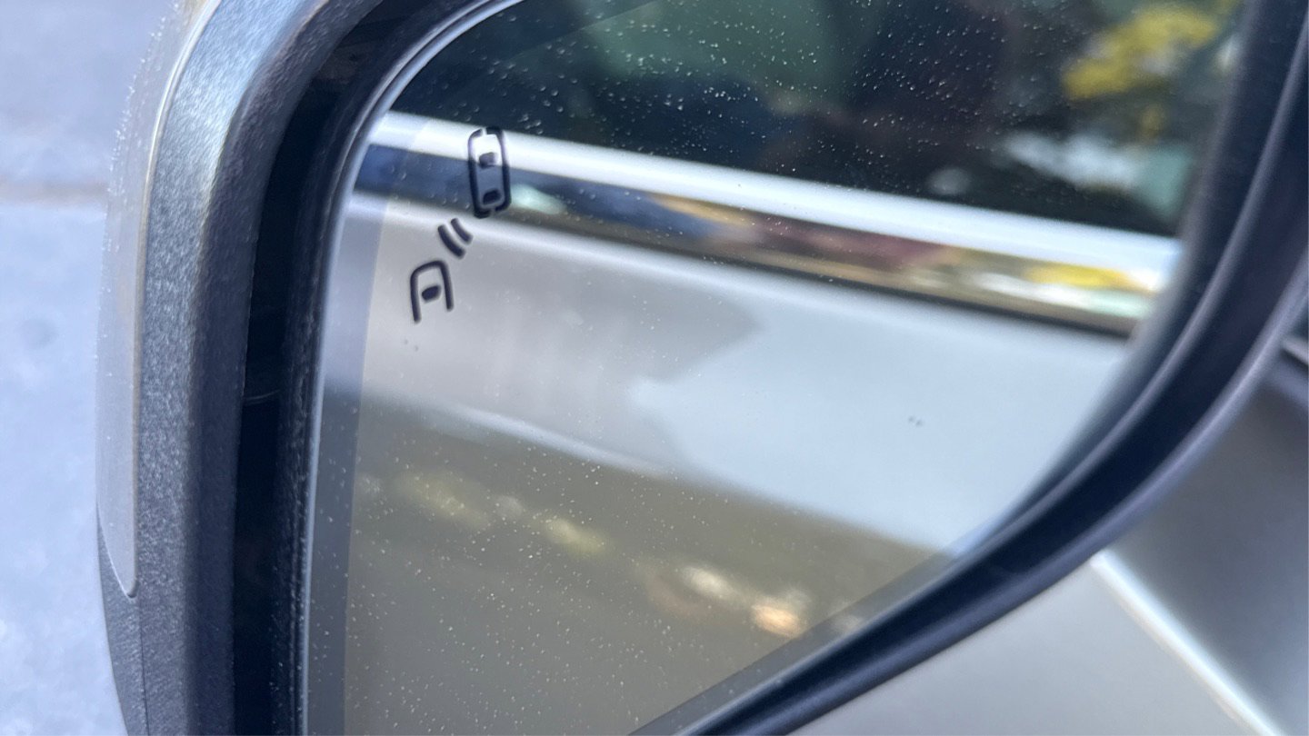 Used 2016 Lincoln MKS w/ Equipment Group 101A FWD image 52