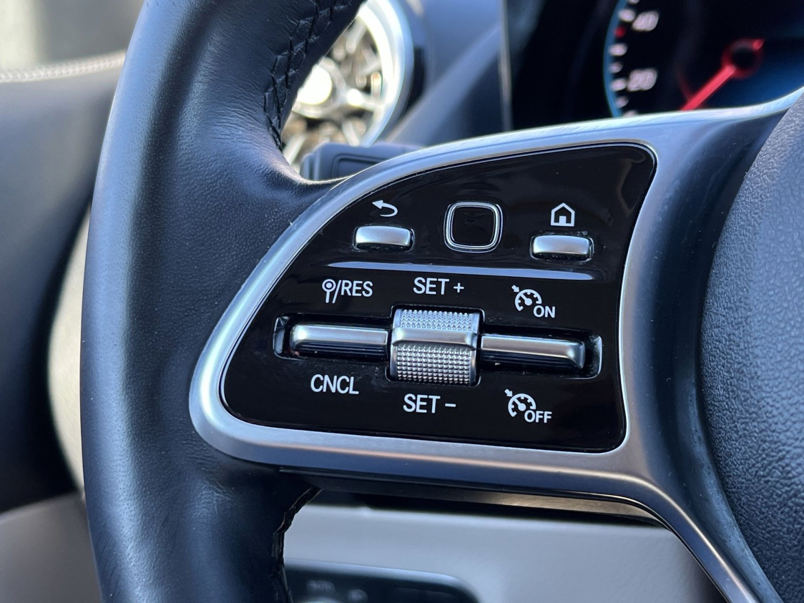 Certified 2023 Mercedes-Benz GLA 250 4MATIC image 30