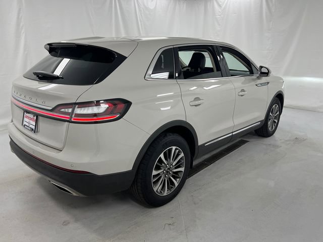Used 2023 Lincoln Nautilus AWD image 3