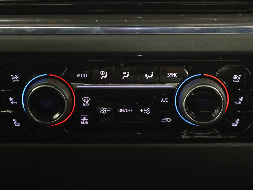 Used 2024 Chevrolet Silverado 1500 High Country w/ High Country Premium Package AWD/4WD image 48