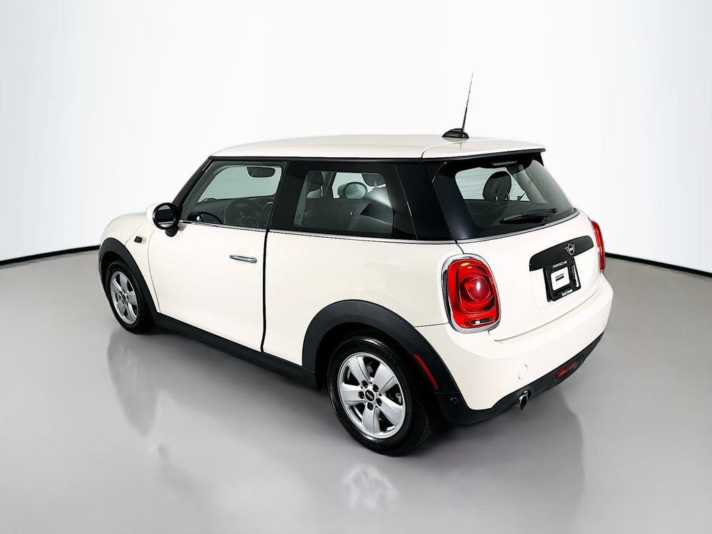 Used 2021 MINI Cooper 2-Door Hardtop FWD image 3