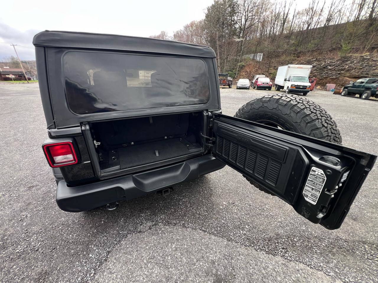 Used 2018 Jeep Wrangler Sport image 20