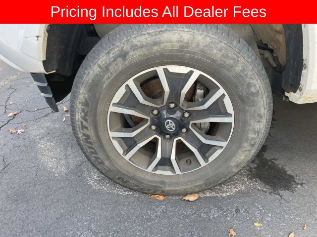 Used 2020 Toyota Tacoma TRD Sport w/ Technology Package AWD/4WD image 2
