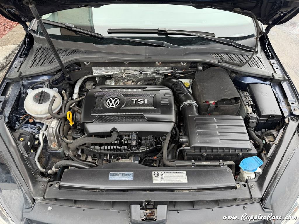 Used 2016 Volkswagen Golf S image 13