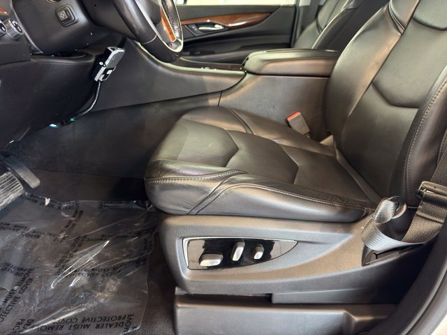 Used 2019 Cadillac Escalade Premium Luxury AWD/4WD image 5