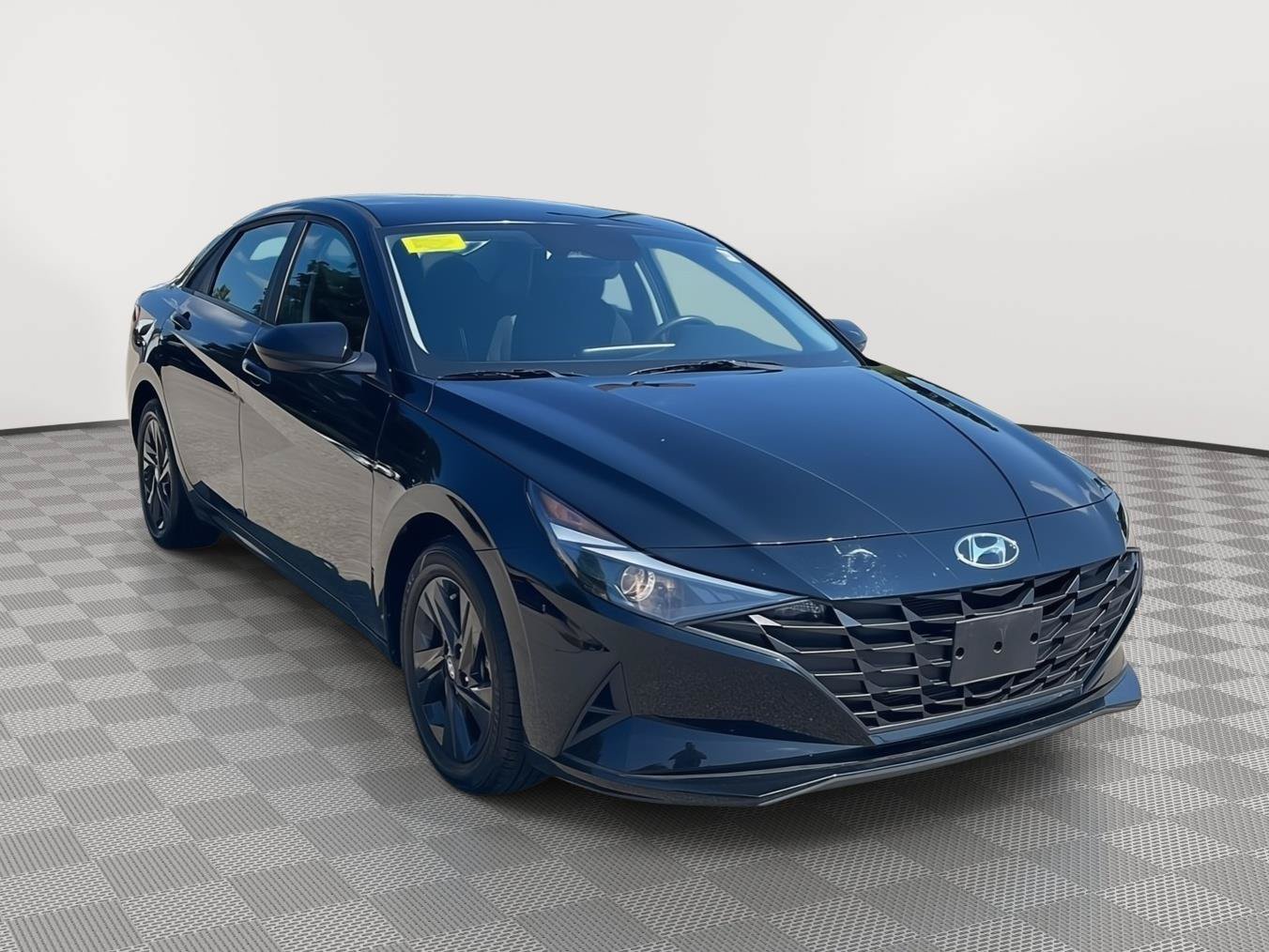 Certified 2023 Hyundai Elantra SEL FWD image 3