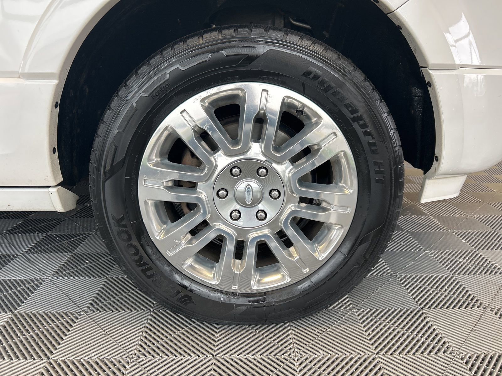 Used 2013 Ford Expedition EL Limited image 9