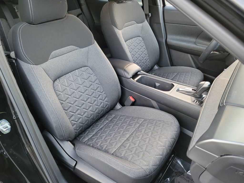 Certified 2025 Nissan Kicks SV image 17