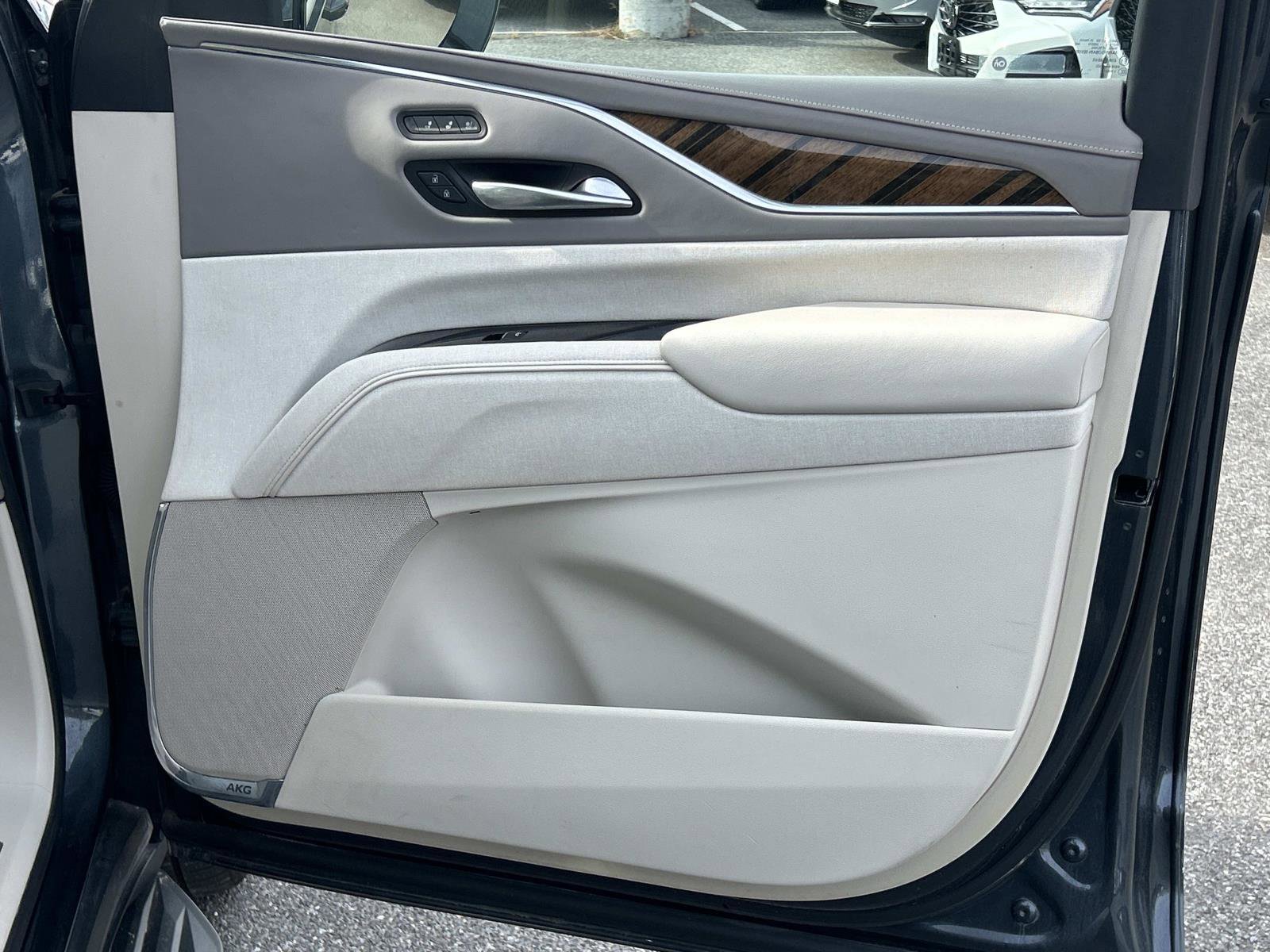 Used 2021 Cadillac Escalade Sport Platinum image 13