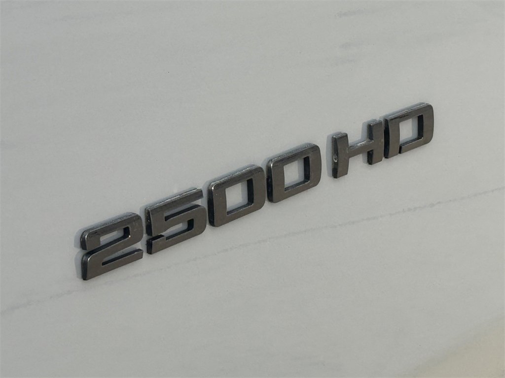 Used 2024 Chevrolet Silverado 2500 ZR2 w/ Technology Package image 12