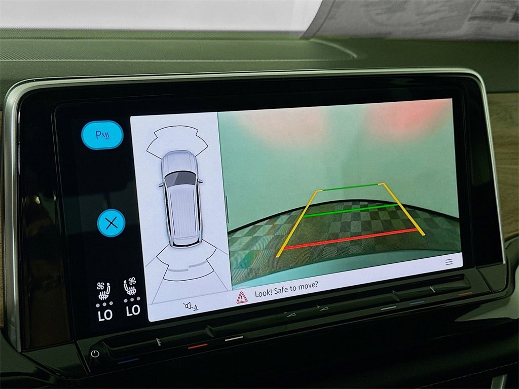 Used 2025 Volkswagen Atlas SE w/ Panoramic Sunroof Package image 23