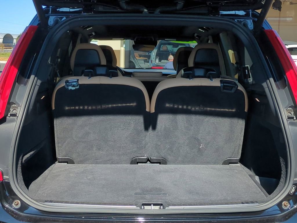 Used 2017 Volvo XC90 T8 Inscription w/ Vision Package image 13