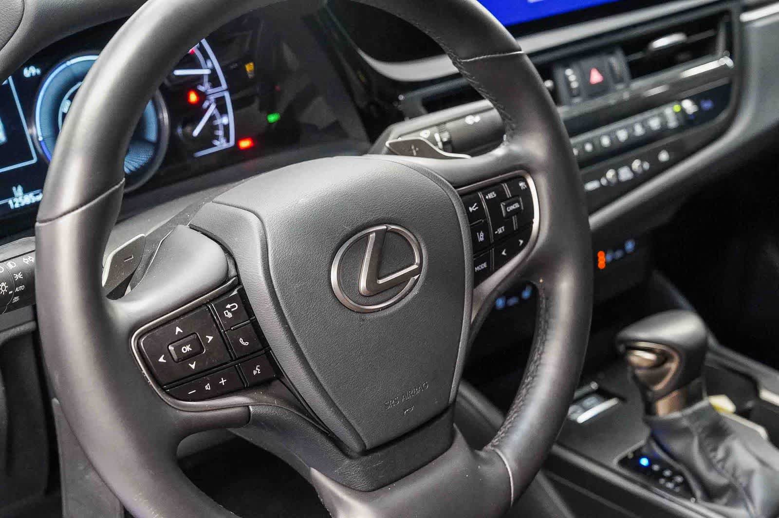 Used 2025 Lexus ES 300h w/ Premium Package FWD image 21