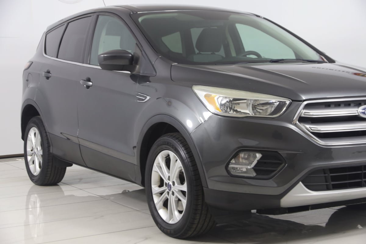 Used 2017 Ford Escape SE AWD/4WD image 28