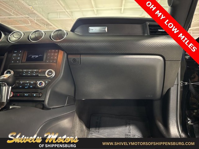 Used 2022 Ford Mustang EcoBoost image 32