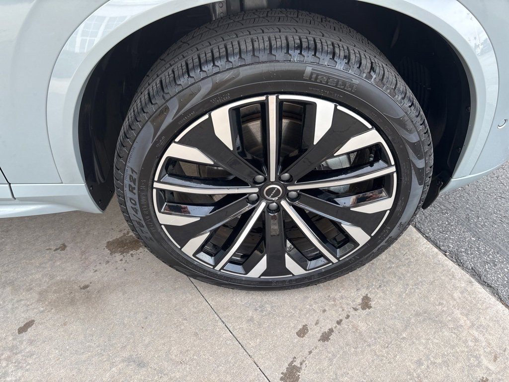 Certified 2025 Volvo XC90 B6 Plus image 14